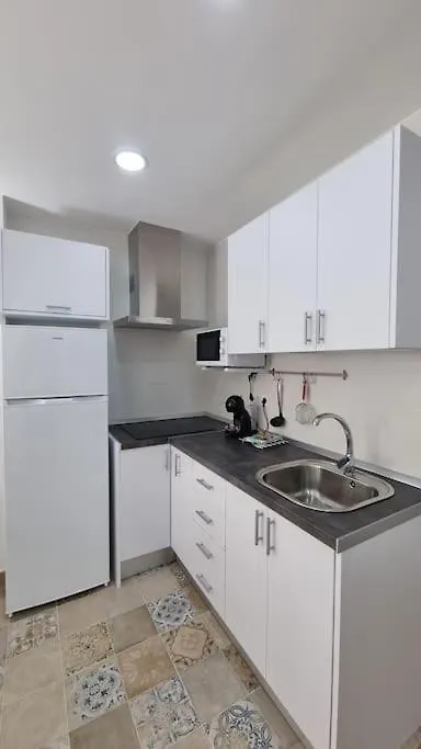 شقة B-Rent Central Digital Zen 2 Rooms كوراليهو إسبانيا