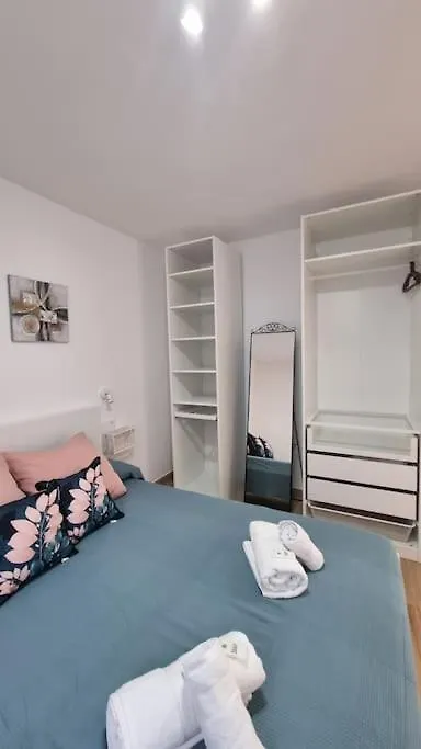 شقة B-Rent Central Digital Zen 2 Rooms كوراليهو