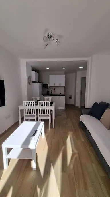 شقة B-Rent Central Digital Zen 2 Rooms كوراليهو